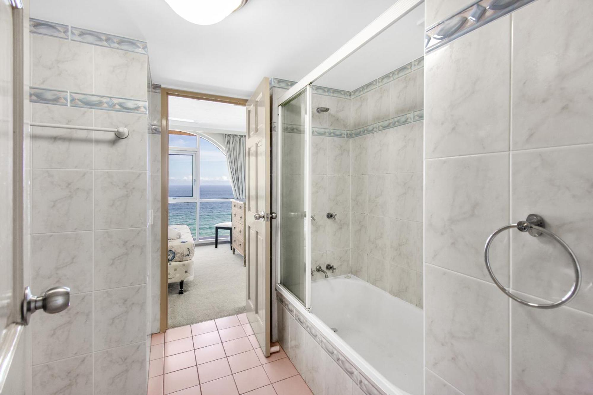 Boulevard Towers On Broadbeach Gold Coast Room photo