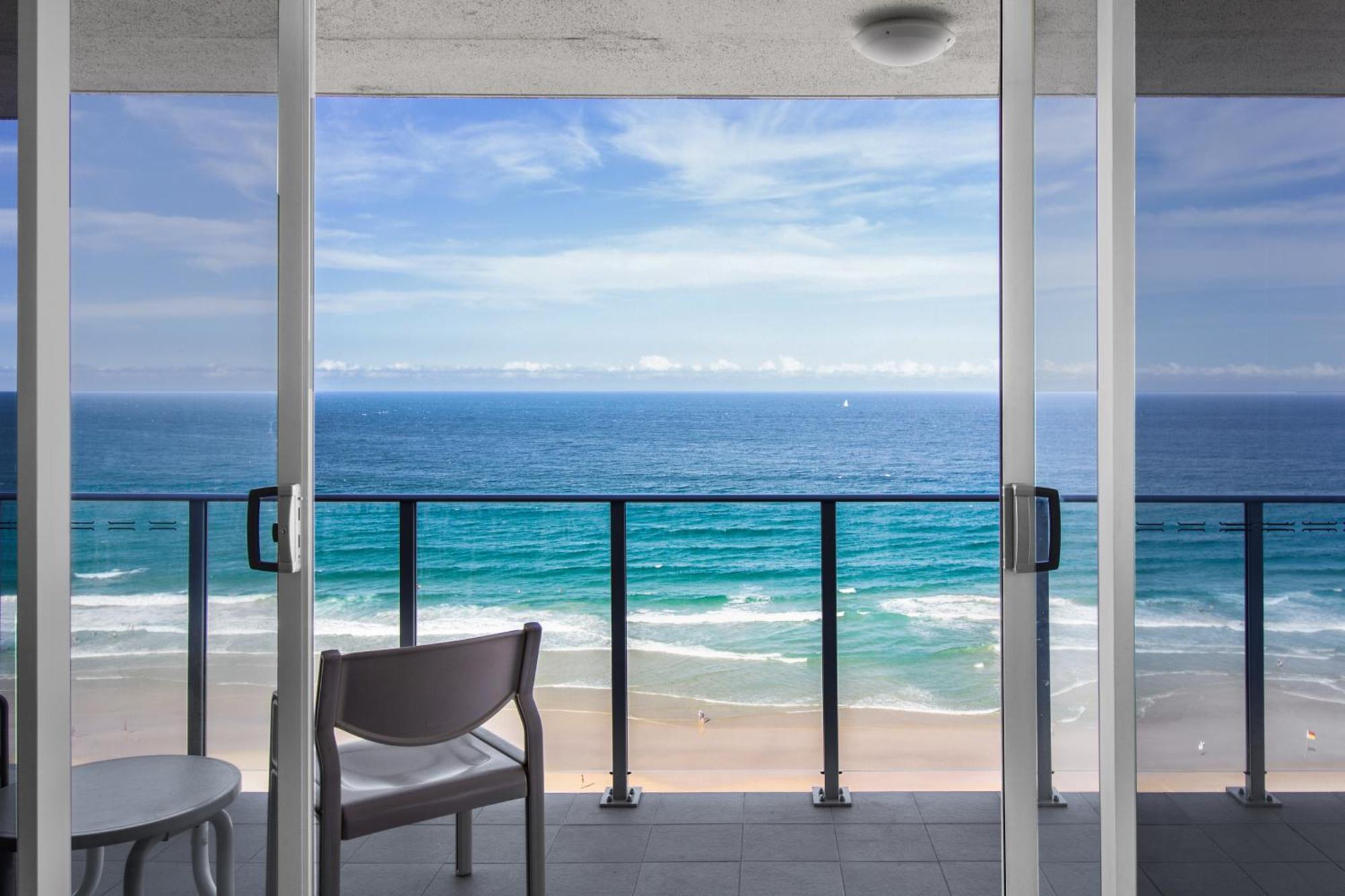 Boulevard Towers On Broadbeach Gold Coast Exterior photo