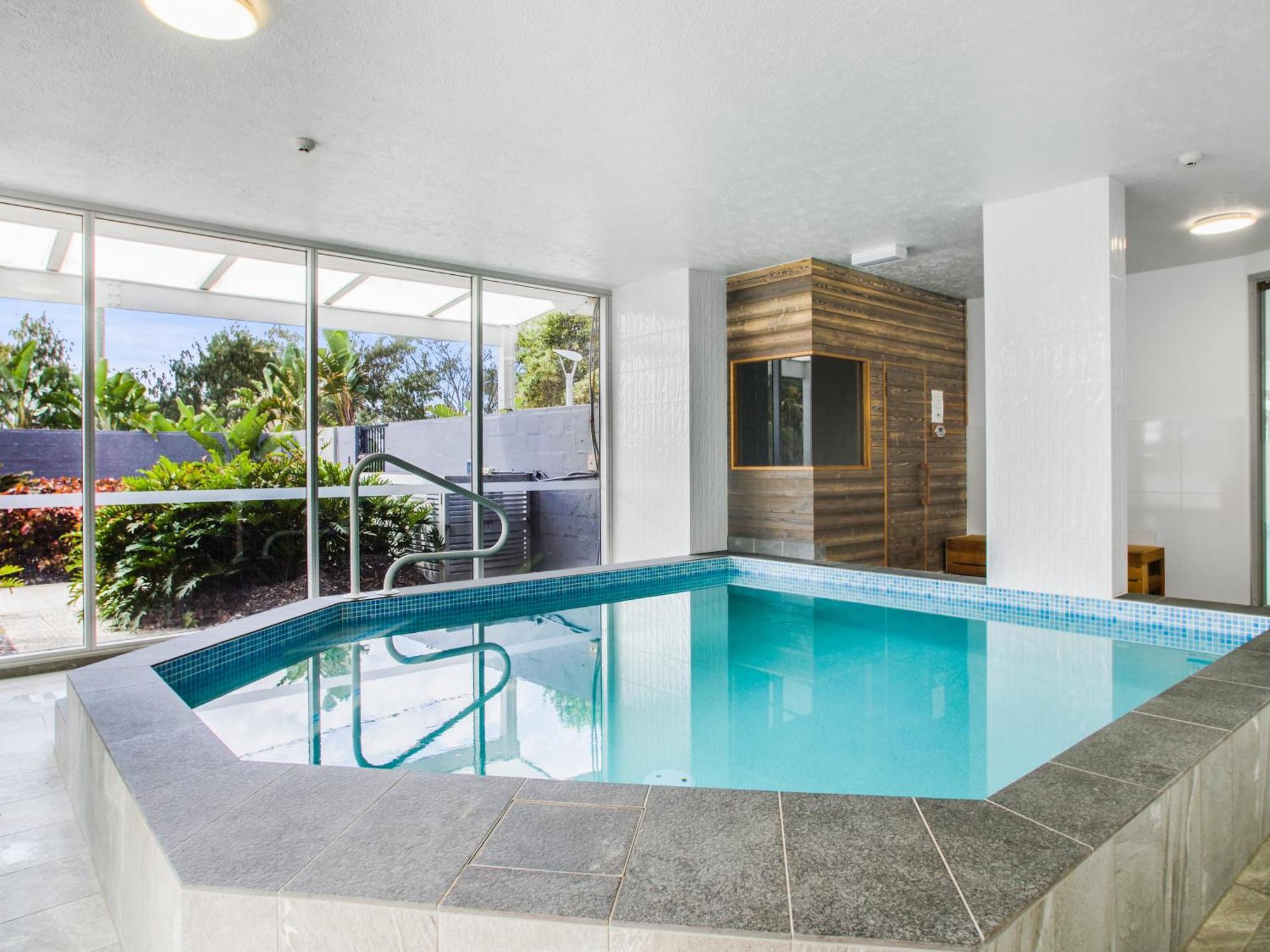 Boulevard Towers On Broadbeach Gold Coast Exterior photo