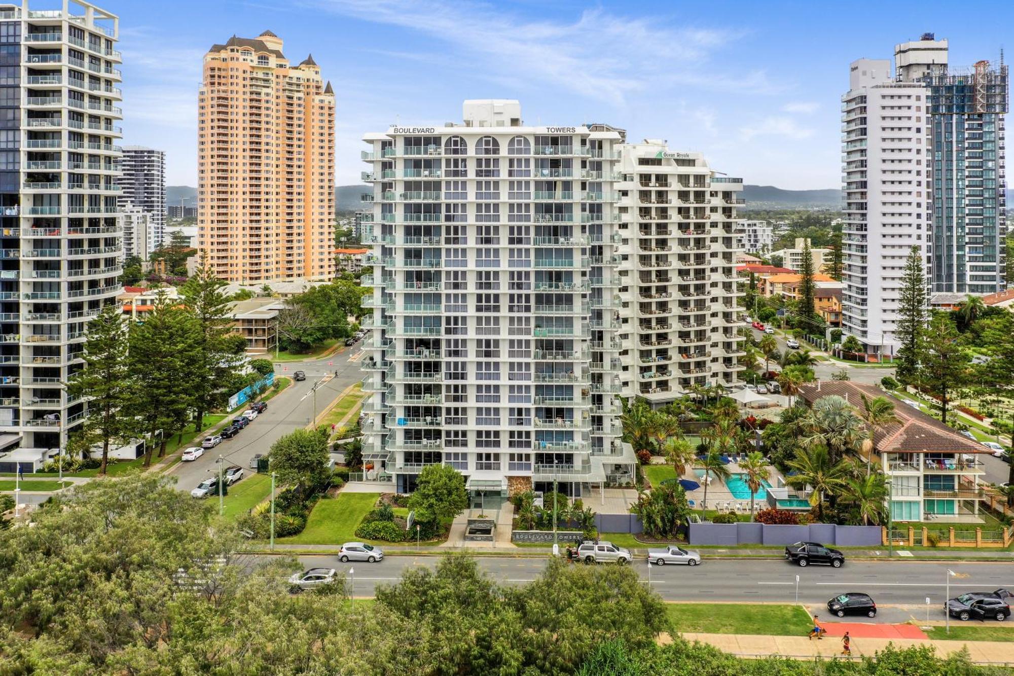 Boulevard Towers On Broadbeach Gold Coast Exterior photo