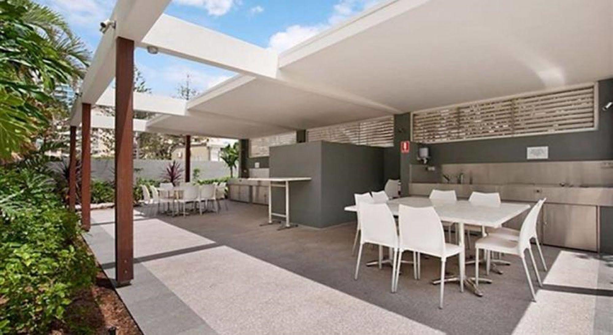 Boulevard Towers On Broadbeach Gold Coast Exterior photo
