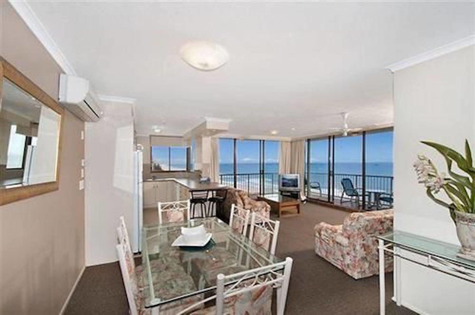 Boulevard Towers On Broadbeach Gold Coast Exterior photo