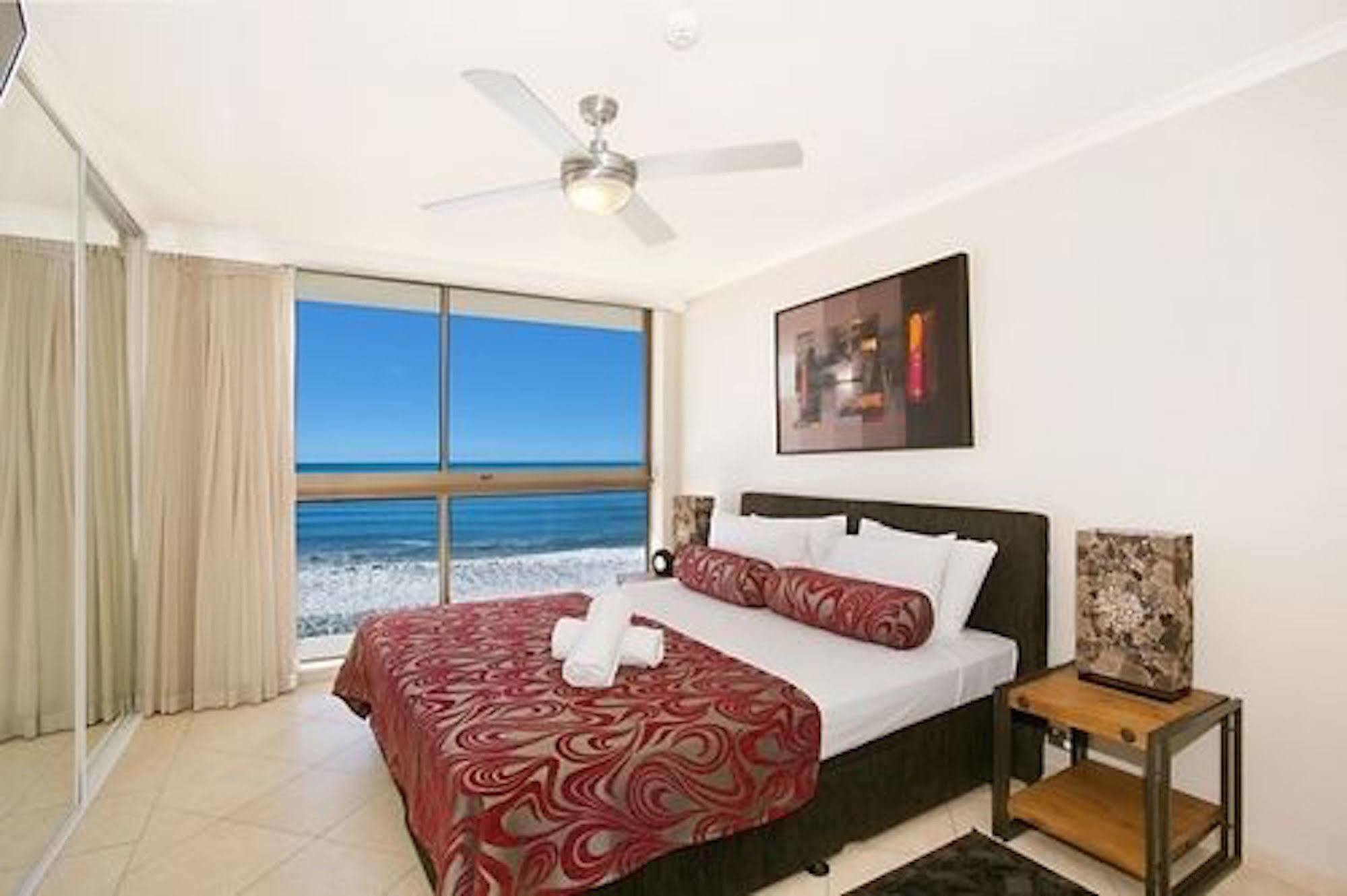 Boulevard Towers On Broadbeach Gold Coast Exterior photo